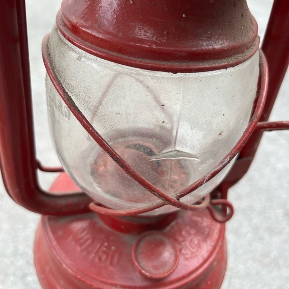 Antique Red Kerosene Lantern 150 Little Supreme - Embury Co vintage oil lantern. - Picture 2 of 6